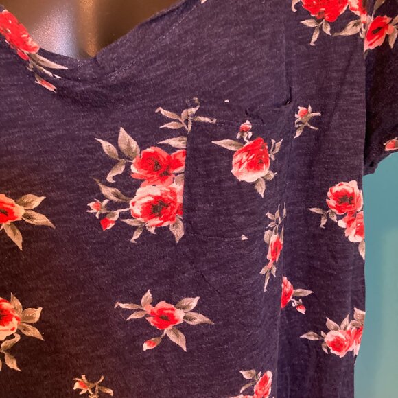 Torrid Classic Fit Floral T-shirt - Picture 2 of 3